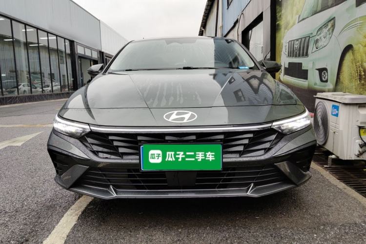 Used Hyundai Elantra 2023 1.5L CVT LUX Prestige Edition
