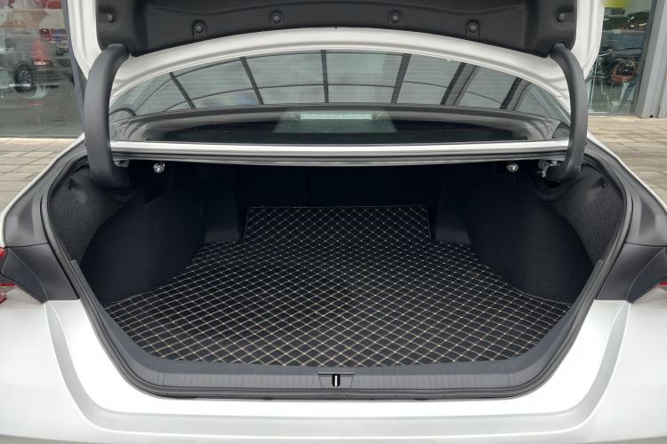 Used Toyota Avalon 2024 2.0L Luxury Edition
