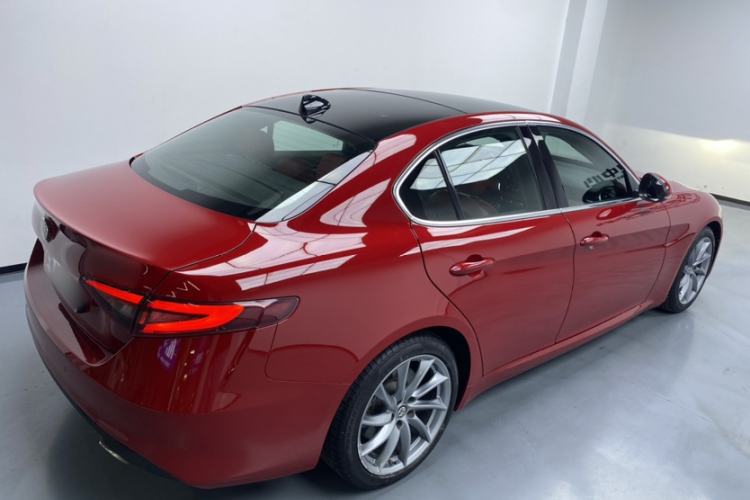 Used Alfa Romeo Giulia 2019 2.0T 280HP Luxury Edition
