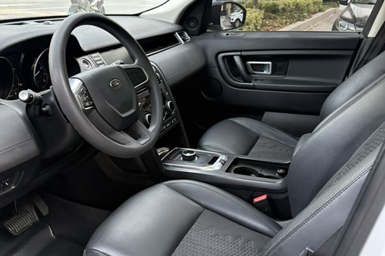 Used Land Rover Discovery Sport 2018 200 PS PURE Edition
