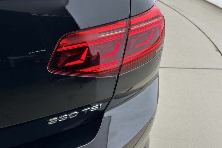 Used Volkswagen Magotan 2020 330TSI DSG Leading Model
