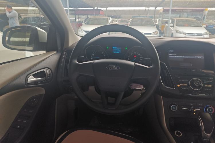 Used Ford Focus 2015 Sedan 1.6L Automatic Comfort Model
