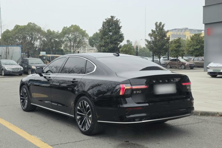 Used Volvo S90 2026 B5 Zhiya Luxury Edition