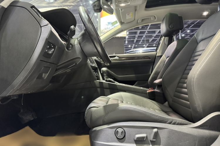 Used Volkswagen Magotan 2019 330TSI DSG Luxury Version China VI Standard
