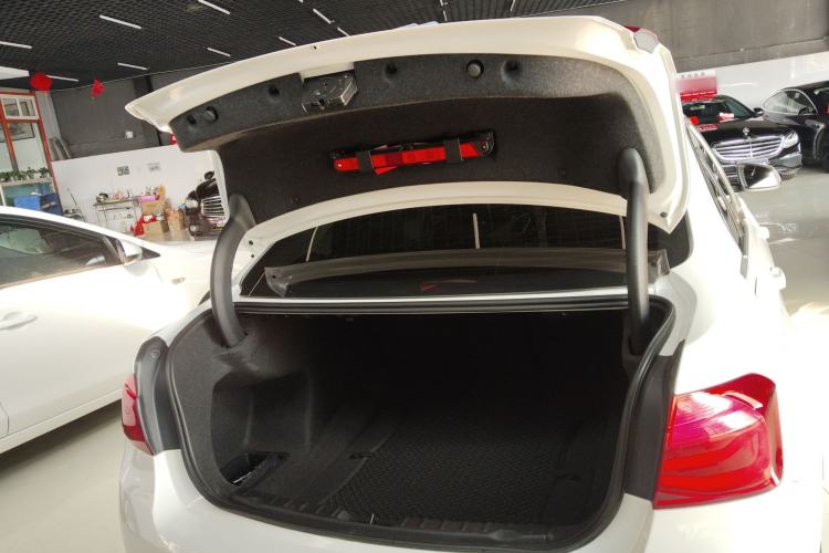 Used BMW 3 Series 2017 320Li Fashion Model
