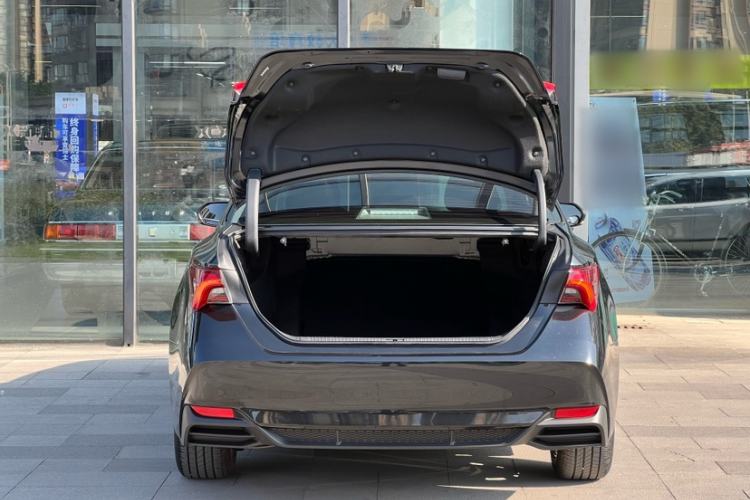 Used Toyota Avalon 2023 Dual-Engine 2.5L Luxury Edition