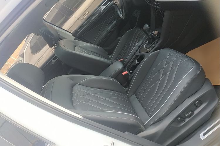 Used Volkswagen Tiguan L 2023 Restyled 330TSI Automatic Two-Wheel Drive R-Line Enhanced Comfort Version