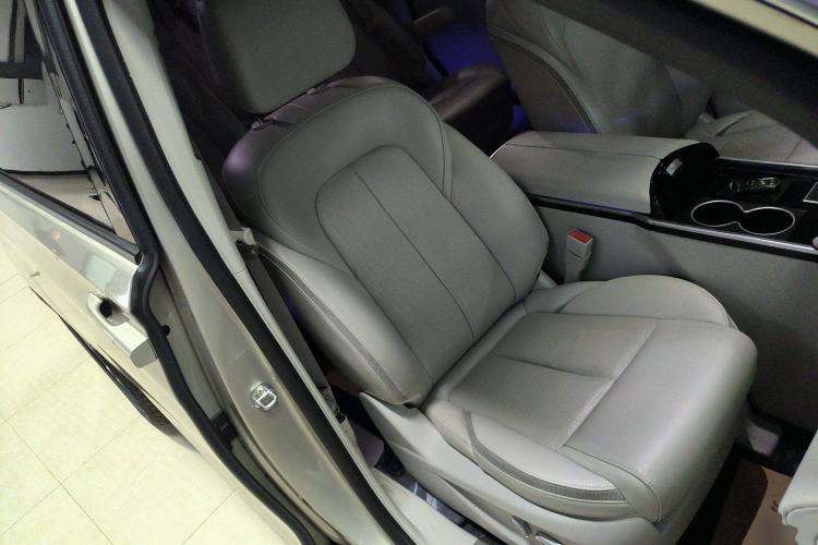 Used Buick GL8 2023 ES Lu Zun Deluxe Model
