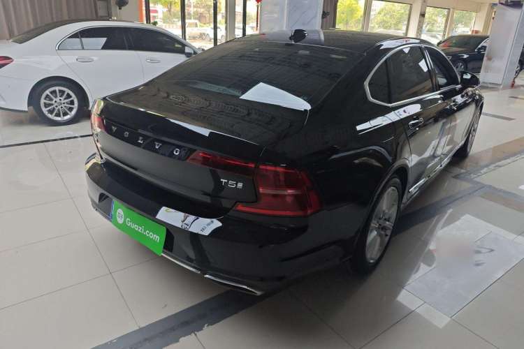 Used Volvo S90 2020 Facelift T5 Smart & Luxurious Edition
