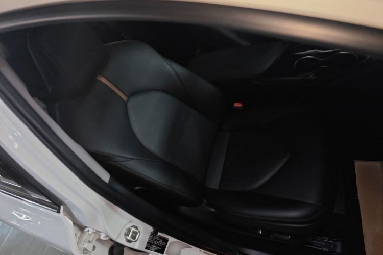 Used Toyota Camry 2023 2.0G Luxury Edition
