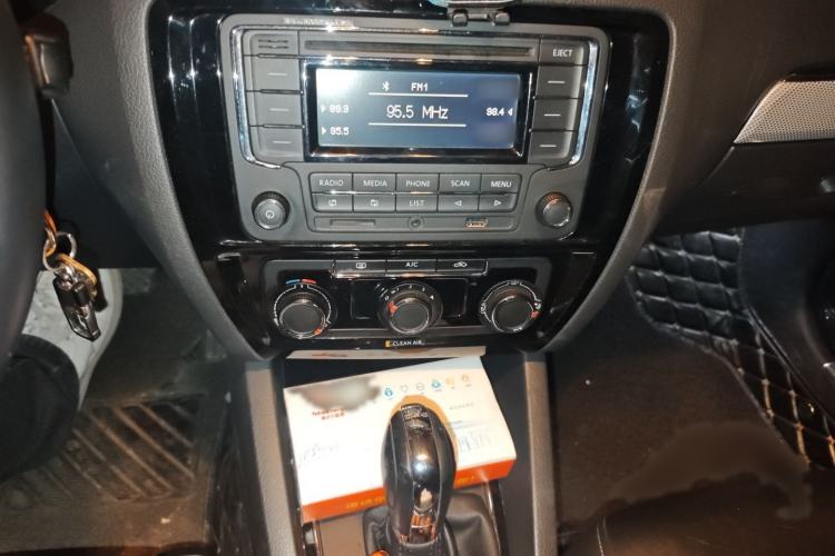 Used Volkswagen Sagitar 2015 230TSI Automatic Comfort Version