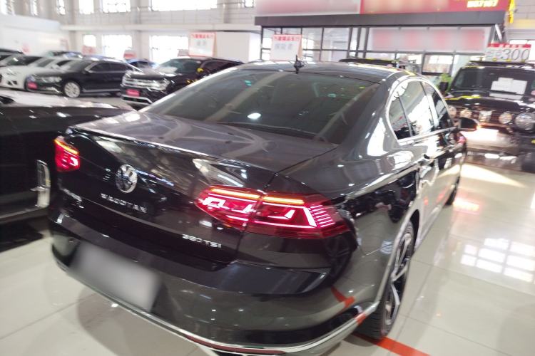 Used Volkswagen Magotan 2023 2 Million Units Limited-Edition 380TSI DSG Flagship Version
