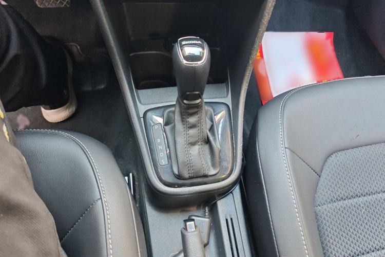 Used Skoda Rapid Spaceback 2016 Revised 1.6L Automatic Chuanxing Version
