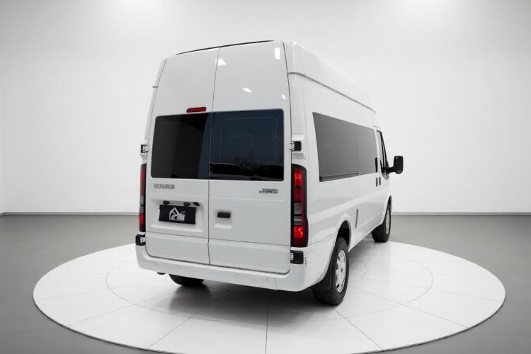 Used JMC Fushun 2025 2.0T 6MT Diesel Mid-Roof High-Arch Commercial Multi-Purpose 7-Seater Passenger Vehicle