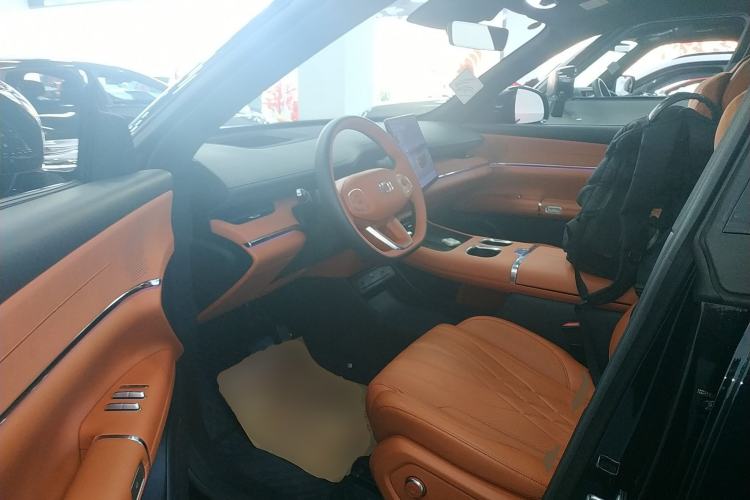 Used  Q07 2025 215 Flagship PLUS
