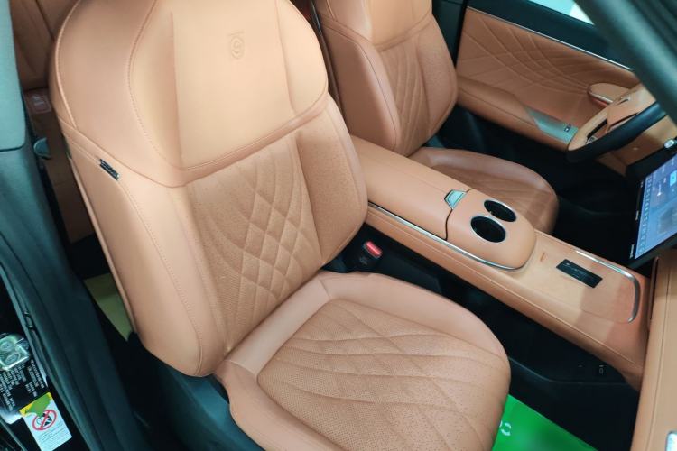 Used  S07 2023 200Max Range-Extended Version
