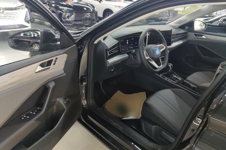 Used Volkswagen Sagitar 
