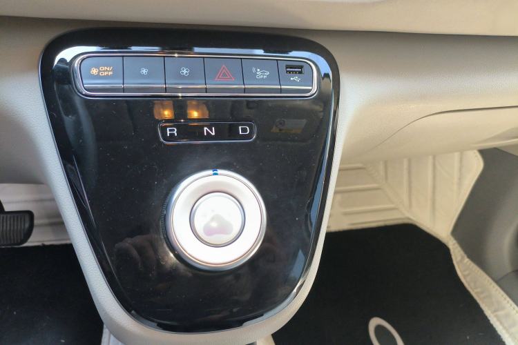 Used ORA White Cat 2022 Upgraded Model 305km Range Luxury Version Lithium-Ion Battery
