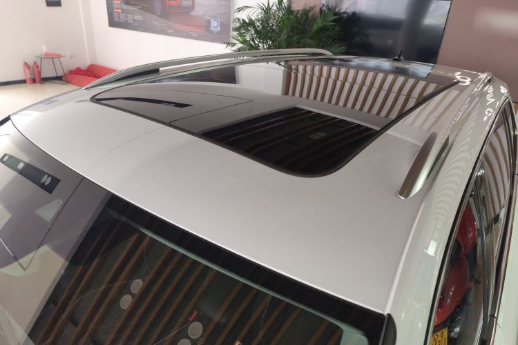 Used Volkswagen Tiguan L 2023 330TSI Automatic Two-Wheel Drive R-Line Enjoyment Edition
