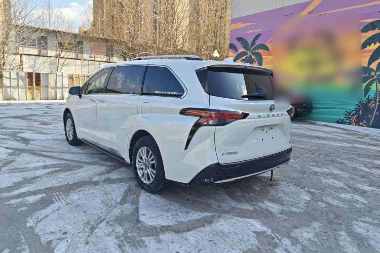 Used Toyota Sienna 2021 2.5L Hybrid Premium Edition