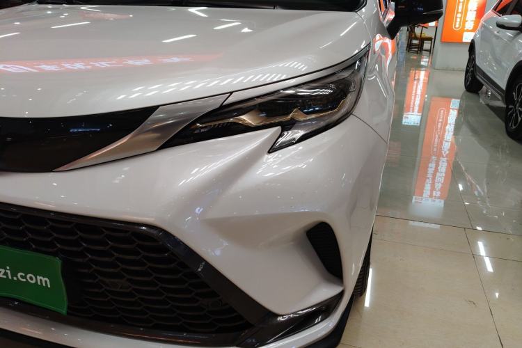 Used Toyota Granvia 2023 2.5L Hybrid Prestige VIP Edition