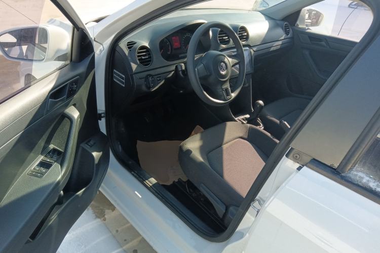 Used Volkswagen Jetta 2015 Value Edition 1.6L Manual Fashionable Style
