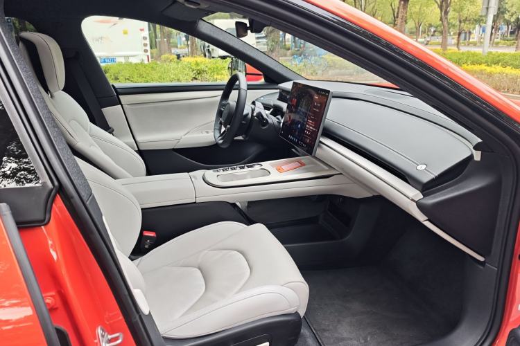 Used  SU7 2024 Rear-Drive Ultra-Long Range Advanced Pro-Level Intelligent Driving Version
