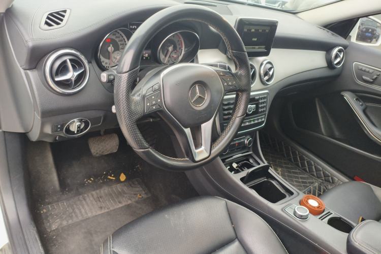 Used Mercedes-Benz GLA 2015 GLA 220 4MATIC Luxury Model
