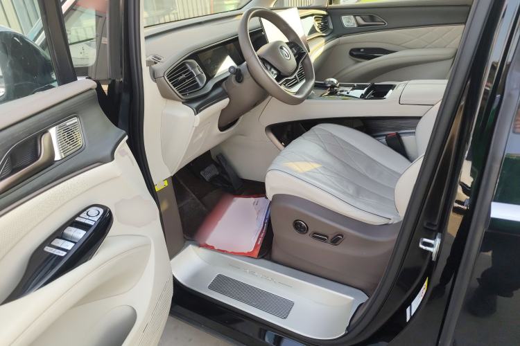 Used Denza D9 2022 DM-i 970 Four-Wheel Drive Flagship Model