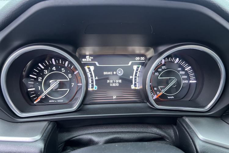 Used  Commander 2018 2.0T Two-Wheel Drive Enjoy Edition China V
