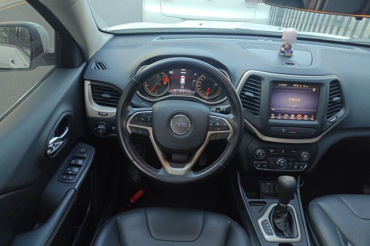 Used  Cherokee 2016 2.0L Superior Edition