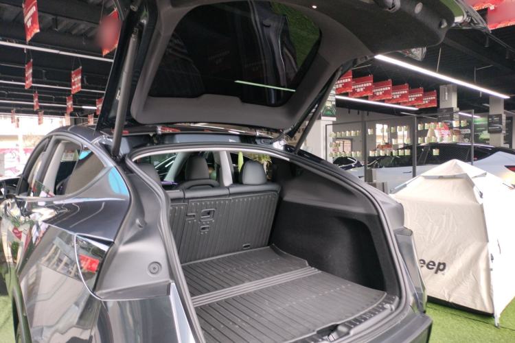 Used Tesla Model Y 2025 Rear-Wheel-Drive Version
