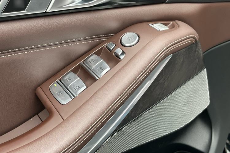 Used BMW X5 2022 Restyled xDrive 30Li Luxury Version M Sport Package
