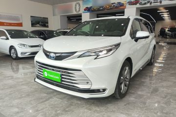 Used Toyota Sienna 2023 2.5L Hybrid Platinum Edition