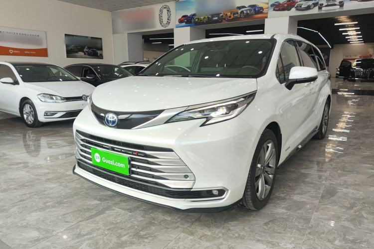 Used Toyota Sienna 2023 2.5L Hybrid Platinum Edition
