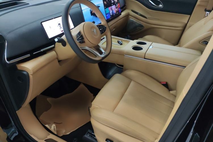 Used VOYAH Dream 2025 PHEV Four-Wheel Drive Prestige Kunpeng Edition