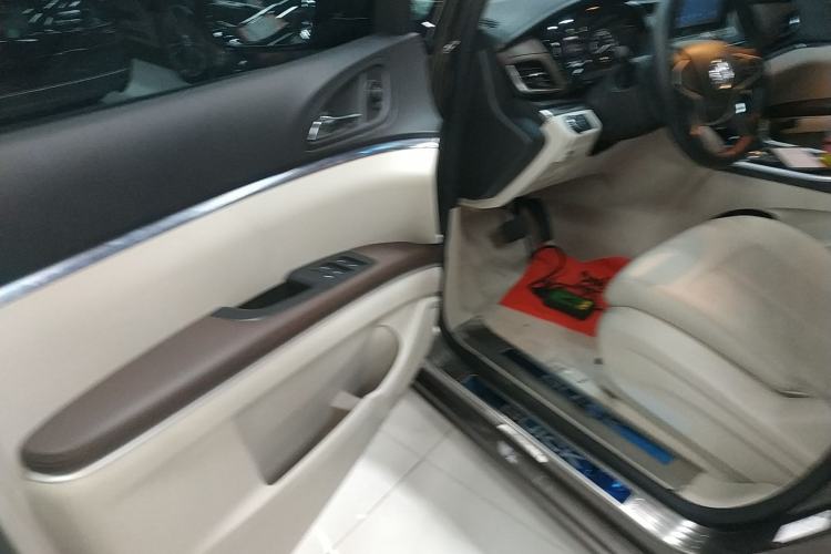 Used Buick GL8 2022 Land Cruiser Executive Class 652T Comfort Model
