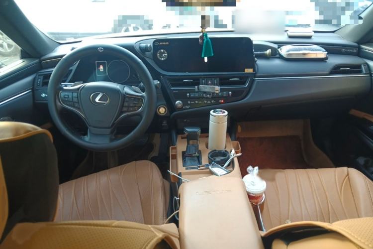 Used Lexus ES 2023 200 Excellence Edition
