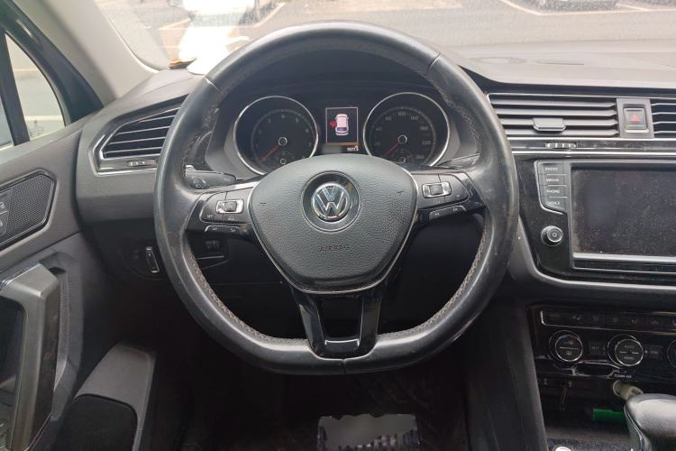 Used Volkswagen Tiguan L 2017 330TSI Automatic Two-Wheel Drive Luxury Edition
