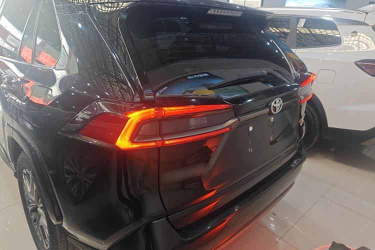 Used Toyota Wildlander 2024 2.0L CVT 4x4 Luxury PLUS Edition