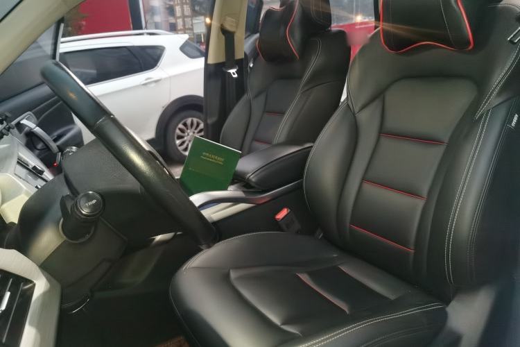 Used Geely Auto Emgrand X7 Sport 2020 1.8TD DCT Two-Wheel Drive Smart Connect 4G-Enabled Version
