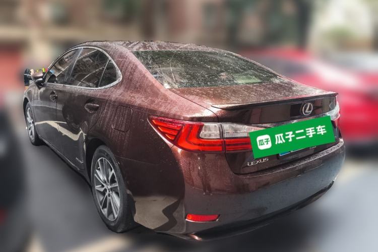 Used Lexus ES 2015 300h Comfort Edition
