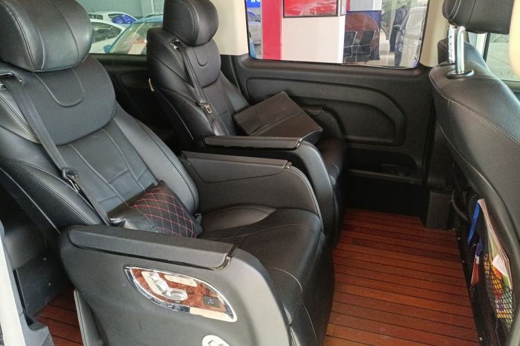 Used Mercedes-Benz Vito 2018 2.0T Elite Version 7 Seats China VI Emission Standard