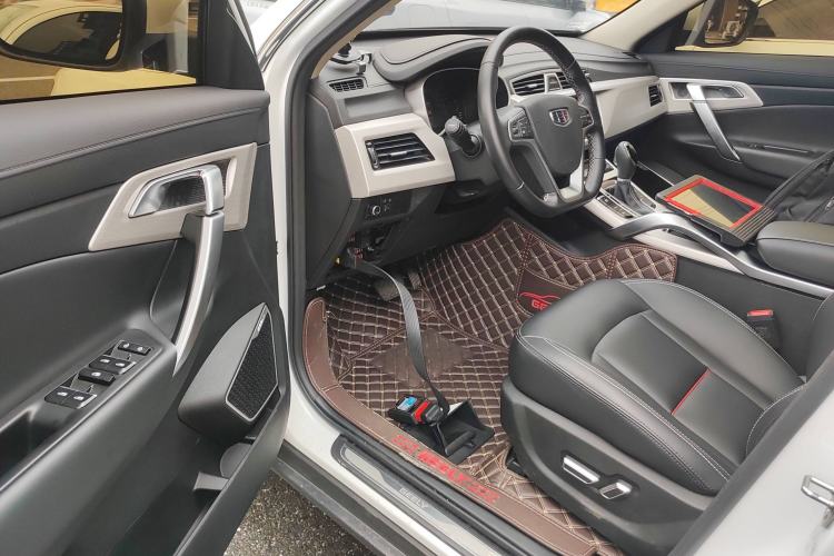 Used Geely Auto Emgrand X7 Sport 2018 1.8TD Automatic Two-Wheel Drive Smart Connect 4G Internet Edition
