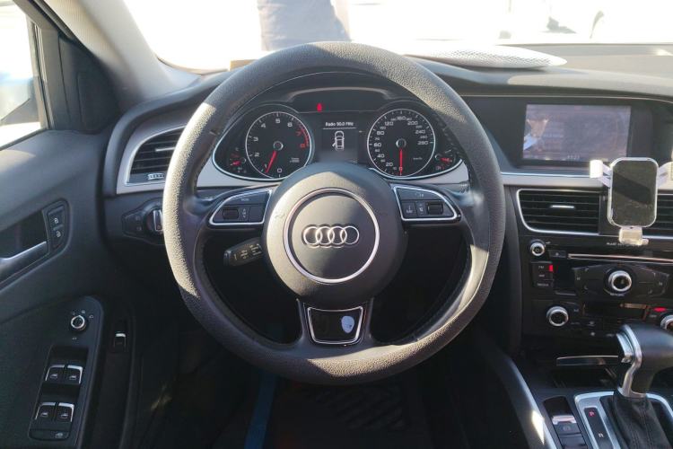 Used Audi A4L 2016 35 TFSI Collector's Edition Automatic Standard Model
