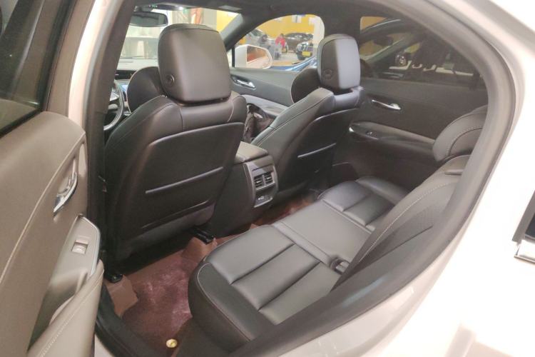 Used Cadillac XT4 2020 28T Two-Wheel-Drive Leading Version
