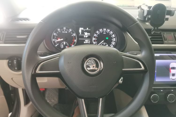 Used Skoda Octavia 2017 1.6L Automatic Chuanxing Edition
