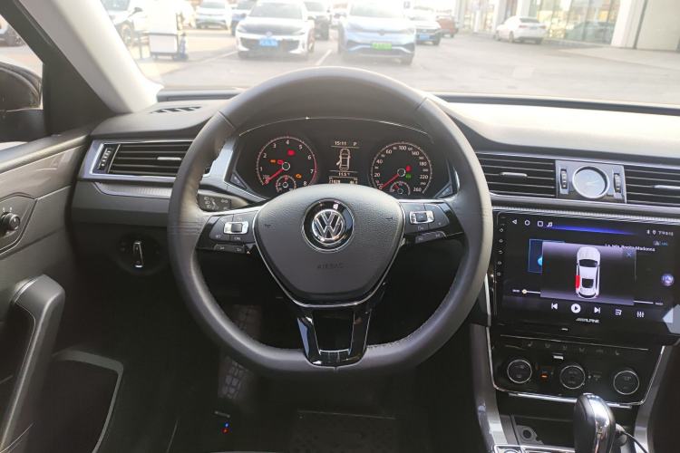 Used Volkswagen Passat 2017 280TSI DSG Luxury Edition
