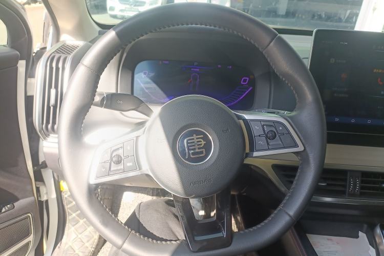 Used BYD Tang 2018 2.0T Automatic SmartConnect Luxury Version 7 Seats China V Standard
