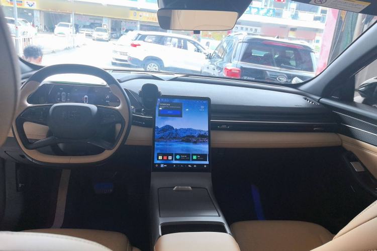 Used  L6 2023 125km Starship